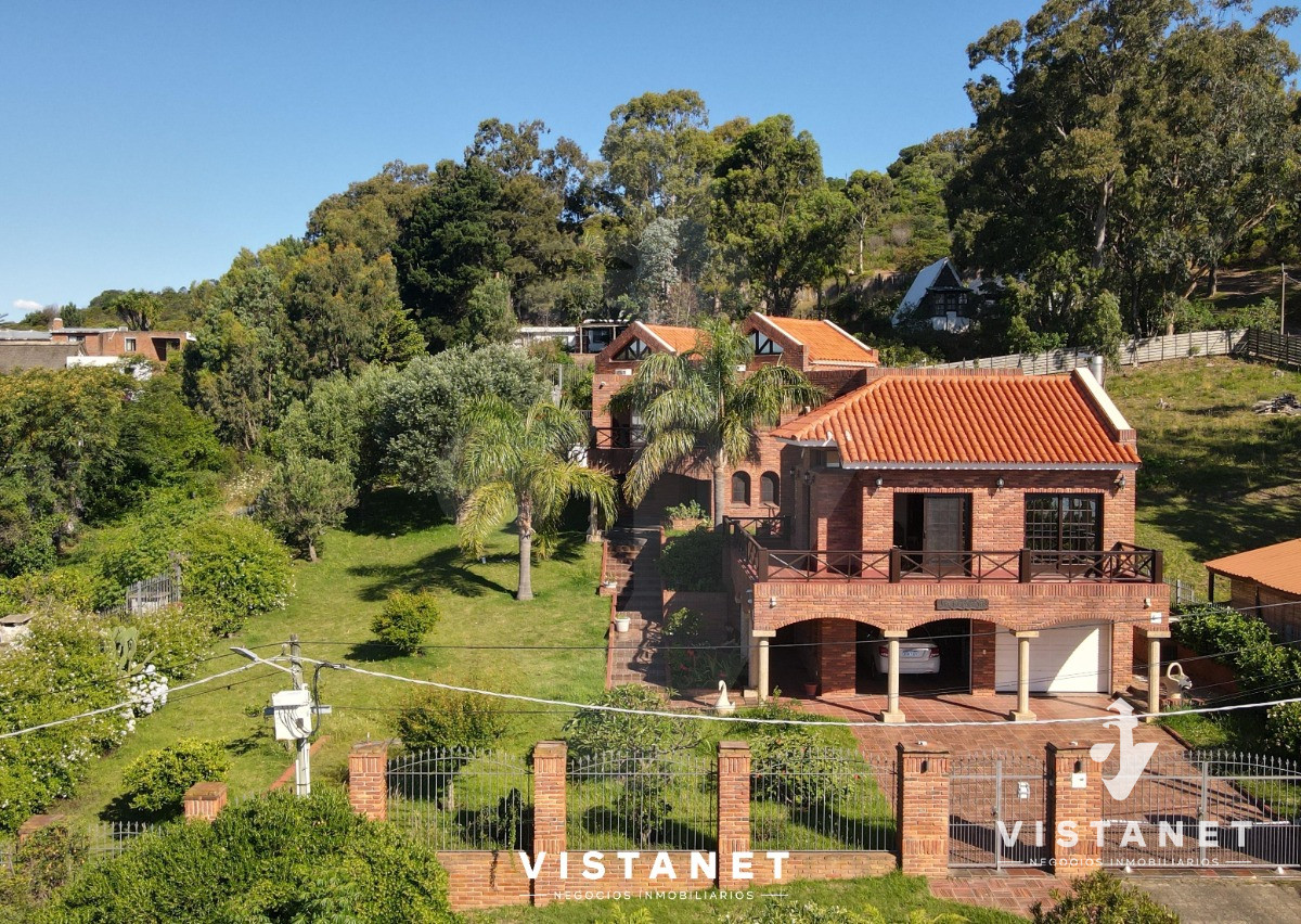 Casa ID.49/Venta-De-Espectacular-Casa-Familiar-Con-Vistas-Panorámicas,-En-Piriapolis - Venta De Espectacular Casa Familiar Con Vistas Panorámicas, En Piriapolis