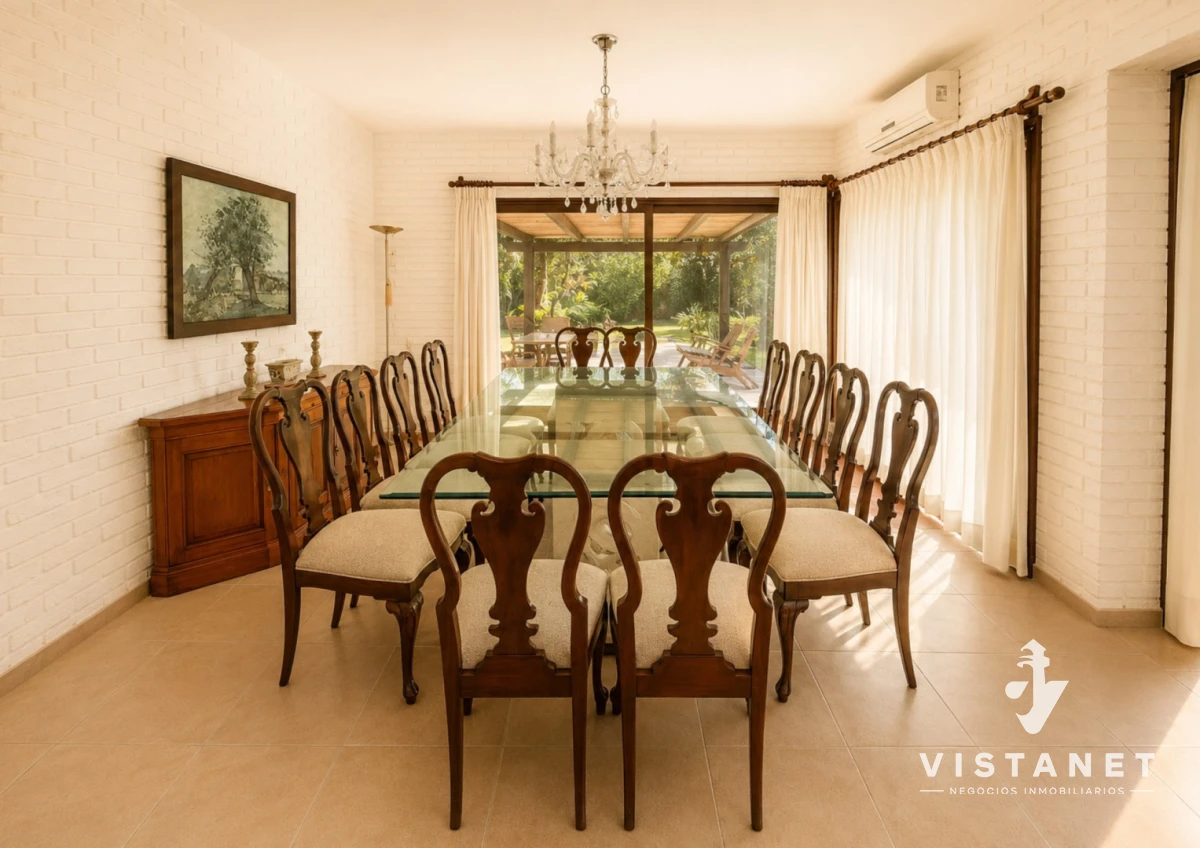 Casa ID.440/Venta-Gran-Residencia-de-5-Dormitorios-en-Lugano,-Punta-del-Este- - Venta Gran Residencia de 5 Dormitorios en Lugano, Punta del Este 