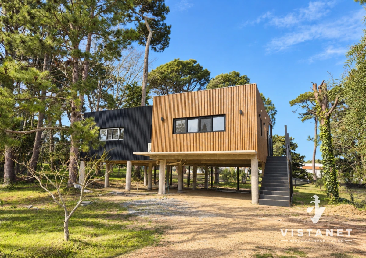 Casa ID.458 - Moderna Propiedad a Estrenar en venta casa de 3 Dormitorios Punta de Este