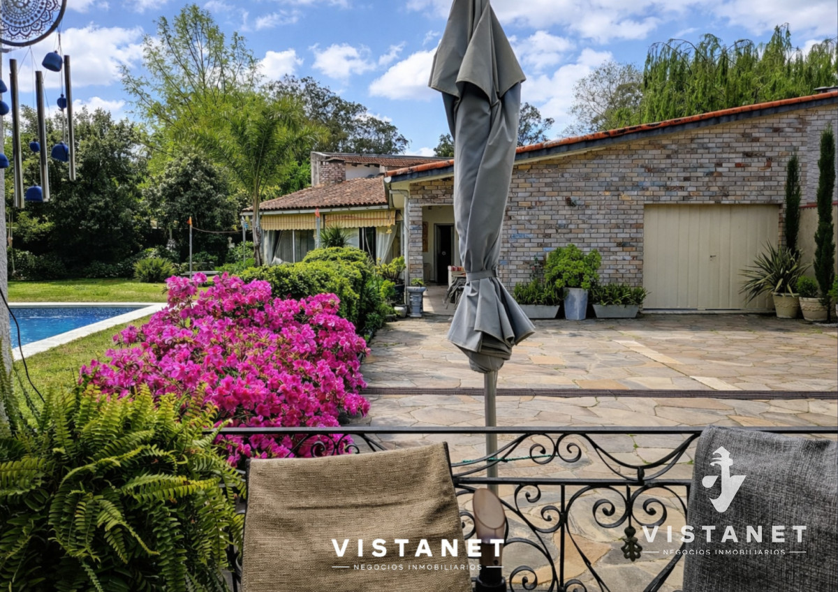 Casa ID.356/Gran-Propiedad-de-4-dormitorios-en-Venta-en-La-Floresta - Gran Propiedad de 4 dormitorios en Venta en La Floresta