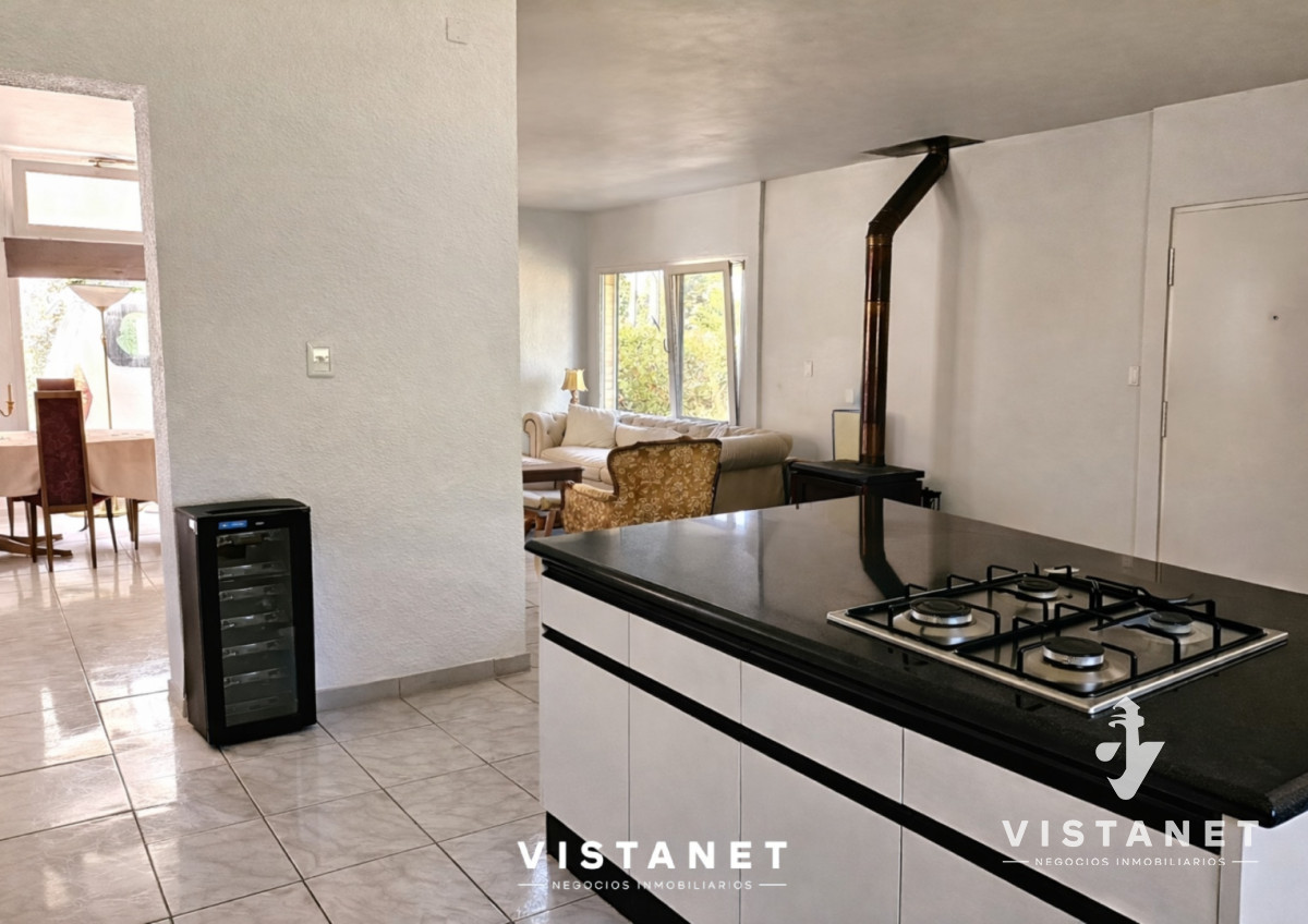 Casa ID.356/Gran-Propiedad-de-4-dormitorios-en-Venta-en-La-Floresta - Gran Propiedad de 4 dormitorios en Venta en La Floresta