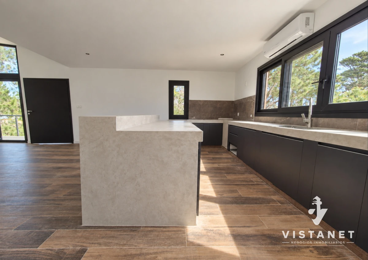 Casa ID.458 - Moderna Propiedad a Estrenar en venta casa de 3 Dormitorios Punta de Este