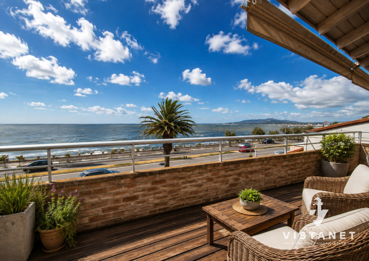 Casa ID.310/Gran-Propiedad-de-3-Dormitorios-con-piscina-frente-al-mar-en-Punta-Fria- - Gran Propiedad de 3 Dormitorios con piscina frente al mar en Punta Fria 