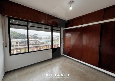 Apartamento En Alquiler, 2 Dormitorios En Parque Del Plata Sur