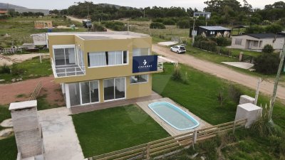 Casa  Tipo Dúplex 3 Dormitorios En Venta En Punta Negra Es Ph 