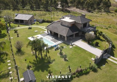 Casa Tipo Residencial De 4 Dormitorios En Venta En Bello Horizonte