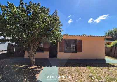Casa En Venta De 2 Dormitorios En Piriápolis