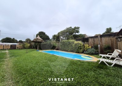 Casa en venta en Pando con piscina 