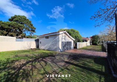 Casa en venta de 4 dormitorios en el centro de Atlantida Sur