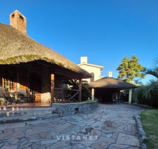 Venta Casa Dos Dormitorios Atlantida 