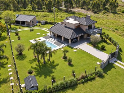 Oportunidad en Bello Horizonte - Casa de categoría cerca del mar