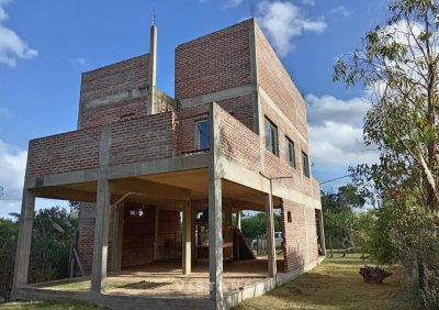 Venta Casa en Construccion Santa Monica