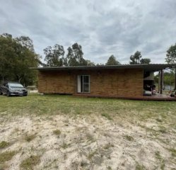 Venta Casa Tres Dormitorios en Balneario Argentino