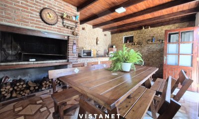 3 Casas con garage y taller En Venta, en Estación Atlántida