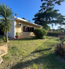 Casa En Venta 3 Dormitorios, En Atlantida.
