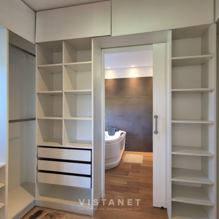 Chacra ID.204/Venta-de-Chacra,-4-dormitorios-con-piscina-y-lago-en-barrio-privado-Atlantida - Venta de Chacra, 4 dormitorios con piscina y lago en barrio privado Atlantida