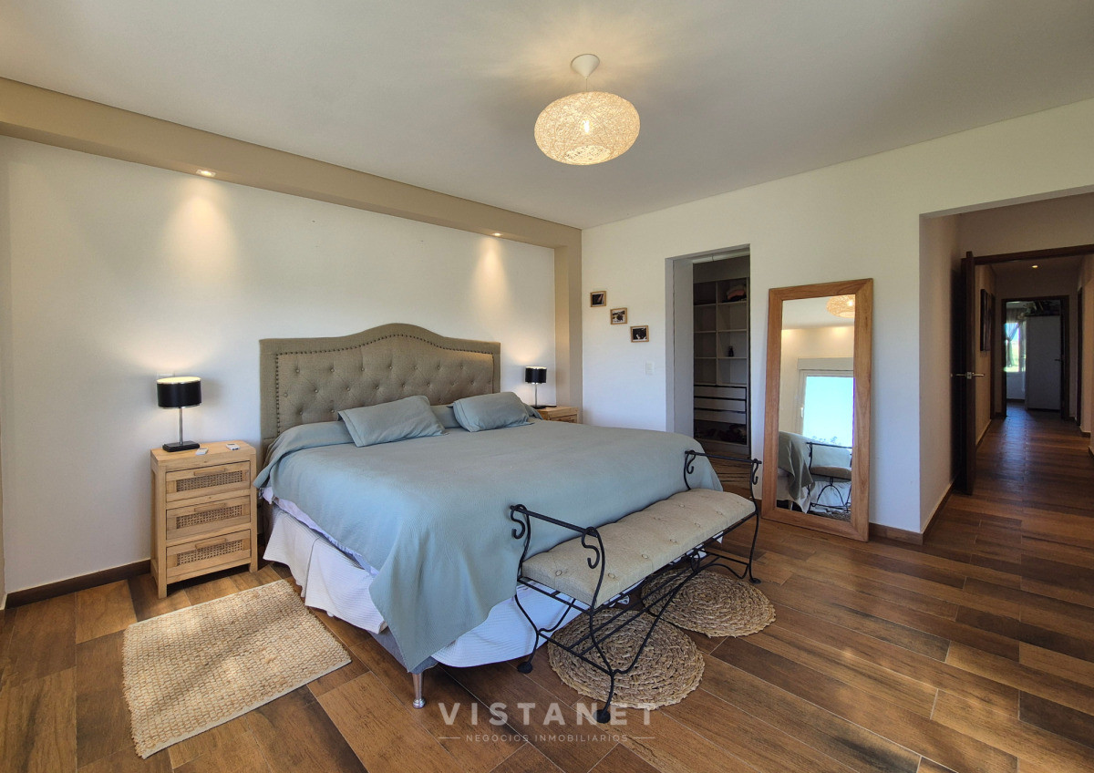 Chacra ID.204/Venta-de-Chacra,-4-dormitorios-con-piscina-y-lago-en-barrio-privado-Atlantida - Venta de Chacra, 4 dormitorios con piscina y lago en barrio privado Atlantida