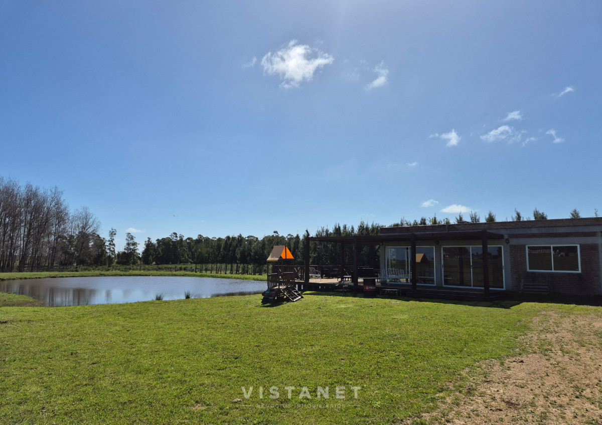 Chacra ID.204/Venta-de-Chacra,-4-dormitorios-con-piscina-y-lago-en-barrio-privado-Atlantida - Venta de Chacra, 4 dormitorios con piscina y lago en barrio privado Atlantida