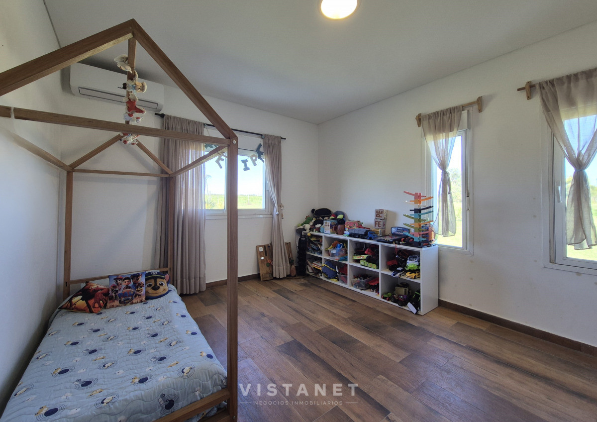 Chacra ID.204/Venta-de-Chacra,-4-dormitorios-con-piscina-y-lago-en-barrio-privado-Atlantida - Venta de Chacra, 4 dormitorios con piscina y lago en barrio privado Atlantida