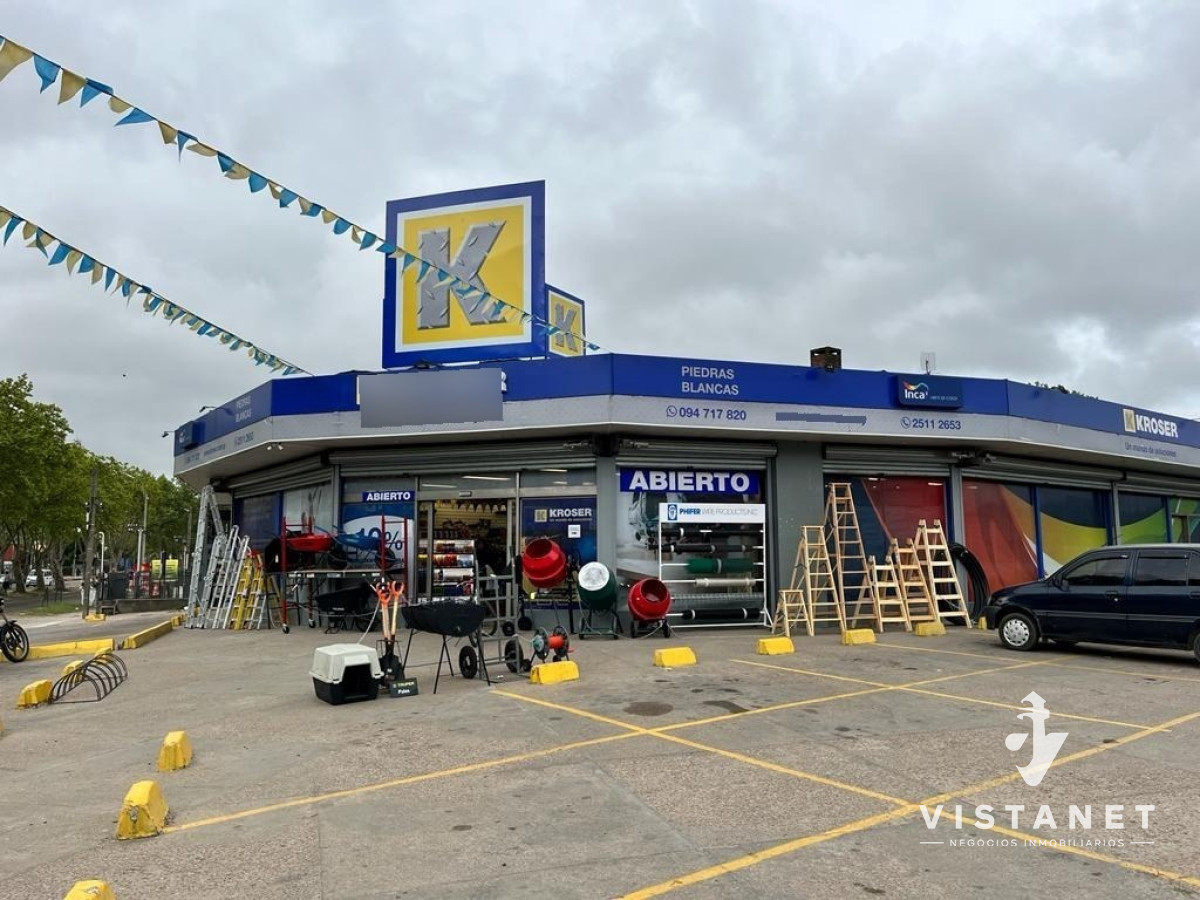 Local Comercial ID.78/Locales-Comerciales- -Apartamento-A-La-Venta-En-Piedras-Blancas - Locales Comerciales + Apartamento A La Venta En Piedras Blancas