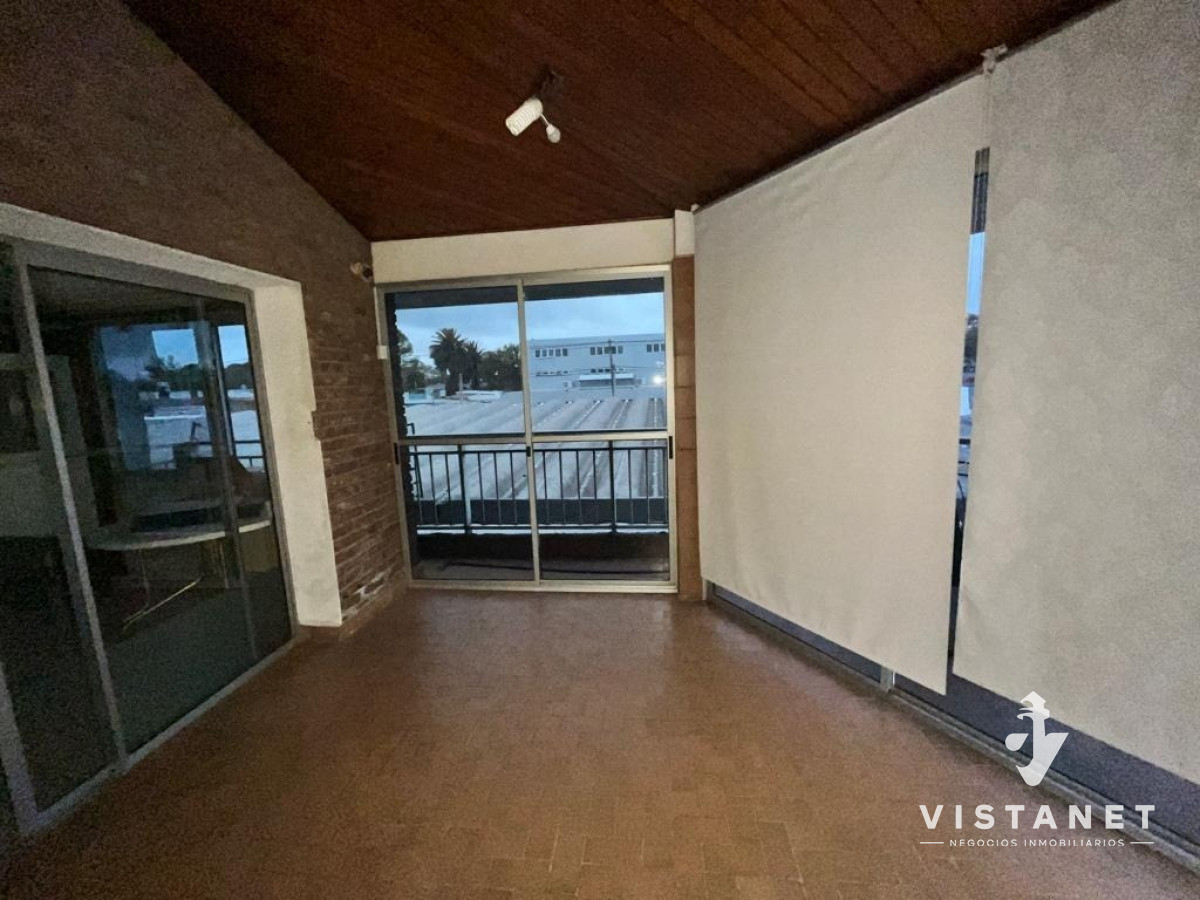 Local Comercial ID.78/Locales-Comerciales- -Apartamento-A-La-Venta-En-Piedras-Blancas - Locales Comerciales + Apartamento A La Venta En Piedras Blancas
