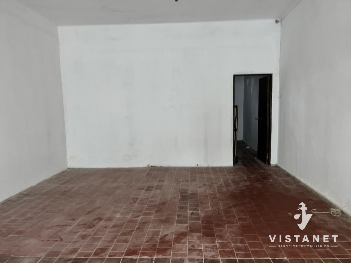Local Comercial ID.78/Locales-Comerciales- -Apartamento-A-La-Venta-En-Piedras-Blancas - Locales Comerciales + Apartamento A La Venta En Piedras Blancas