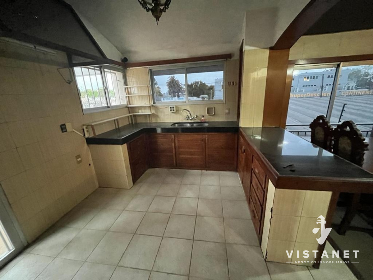 Local Comercial ID.78/Locales-Comerciales- -Apartamento-A-La-Venta-En-Piedras-Blancas - Locales Comerciales + Apartamento A La Venta En Piedras Blancas