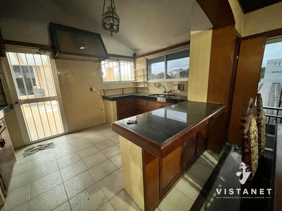 Local Comercial ID.78/Locales-Comerciales- -Apartamento-A-La-Venta-En-Piedras-Blancas - Locales Comerciales + Apartamento A La Venta En Piedras Blancas