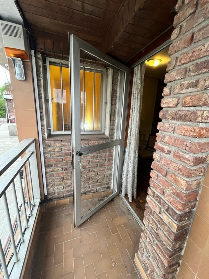 Local Comercial ID.78/Locales-Comerciales- -Apartamento-A-La-Venta-En-Piedras-Blancas - Locales Comerciales + Apartamento A La Venta En Piedras Blancas