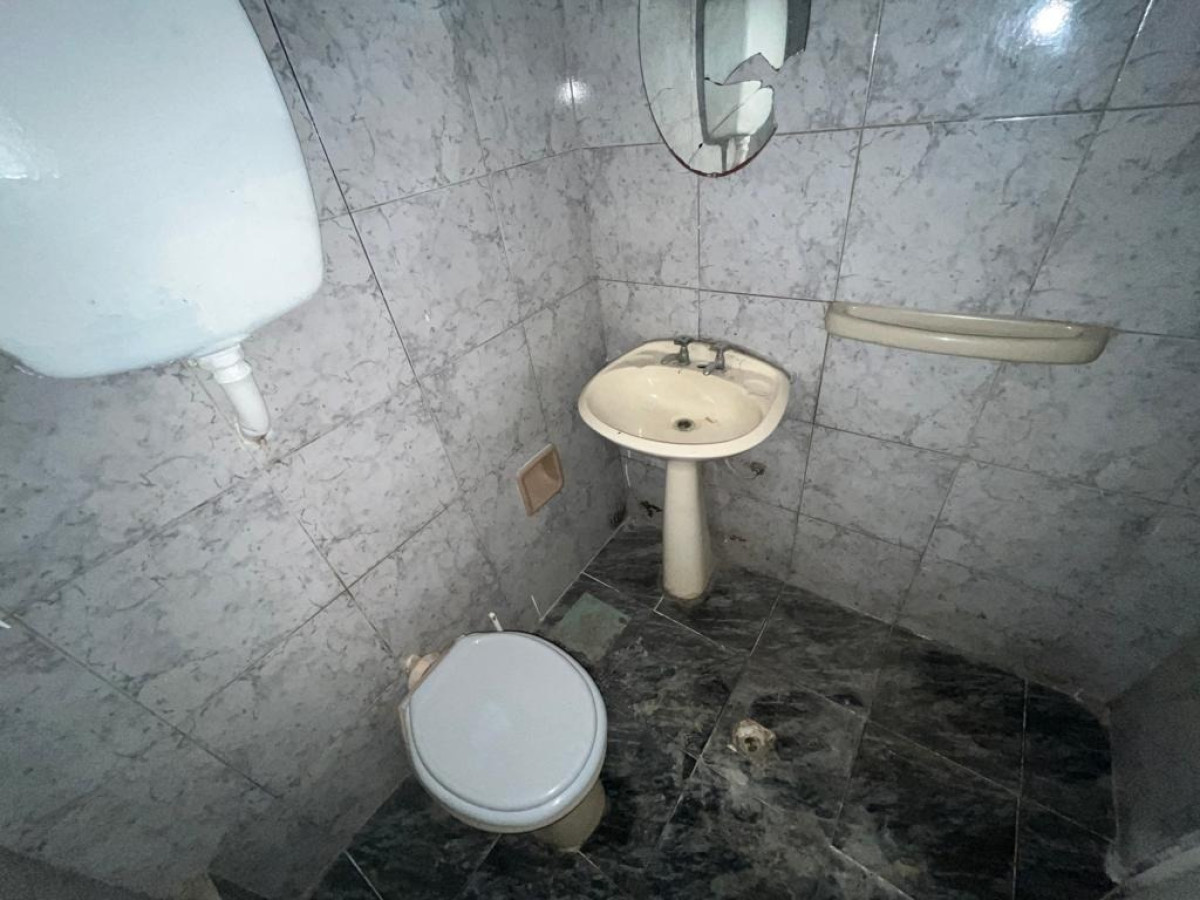 Local Comercial ID.78/Locales-Comerciales- -Apartamento-A-La-Venta-En-Piedras-Blancas - Locales Comerciales + Apartamento A La Venta En Piedras Blancas