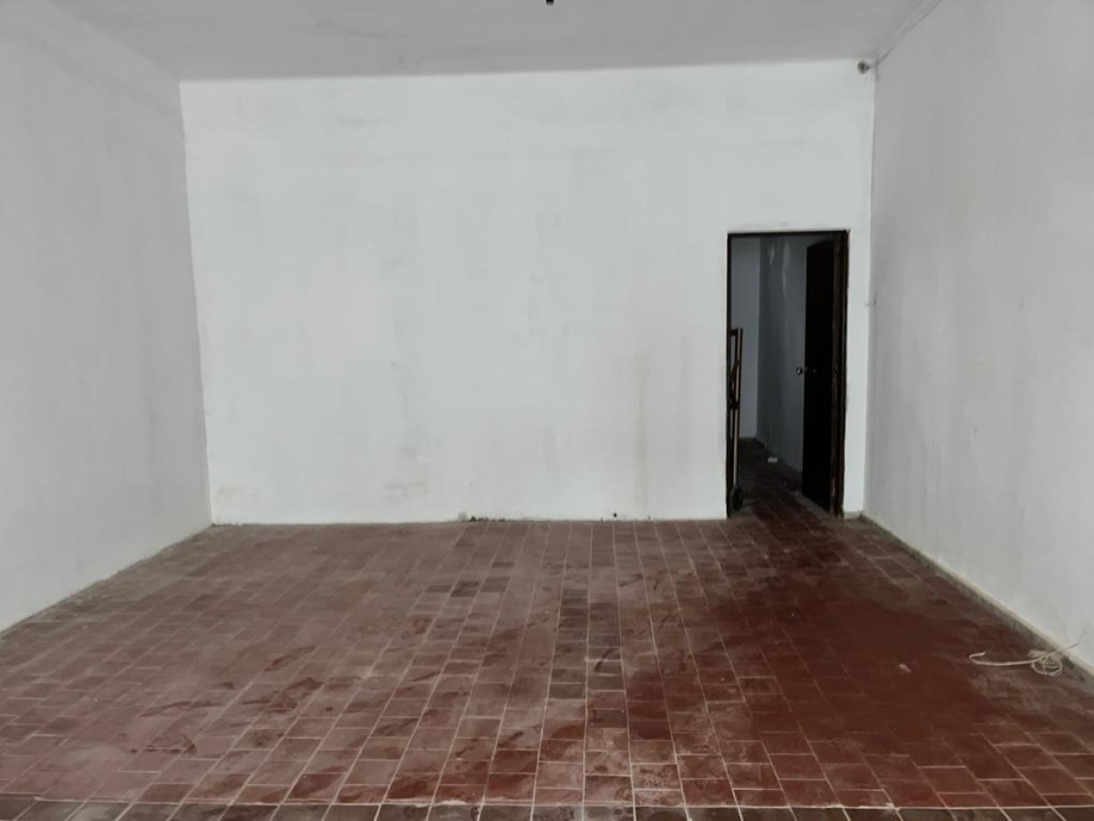Local Comercial ID.78/Locales-Comerciales- -Apartamento-A-La-Venta-En-Piedras-Blancas - Locales Comerciales + Apartamento A La Venta En Piedras Blancas