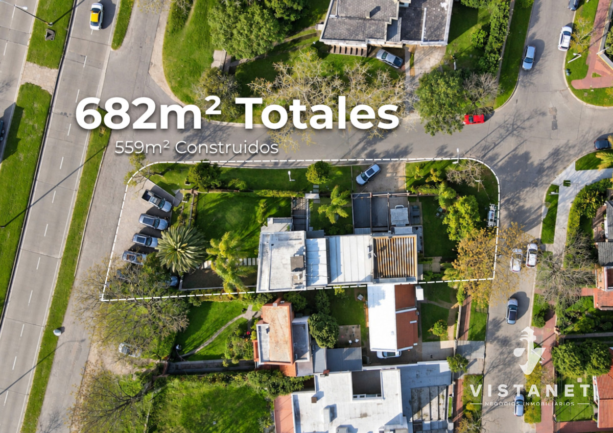 Local Comercial ID.448/Venta-Propiedad-Comercial-sobre-Av.-Italia-en-Carrasco-con-casa,-local-y-oficinas - Venta Propiedad Comercial sobre Av. Italia en Carrasco con casa, local y oficinas