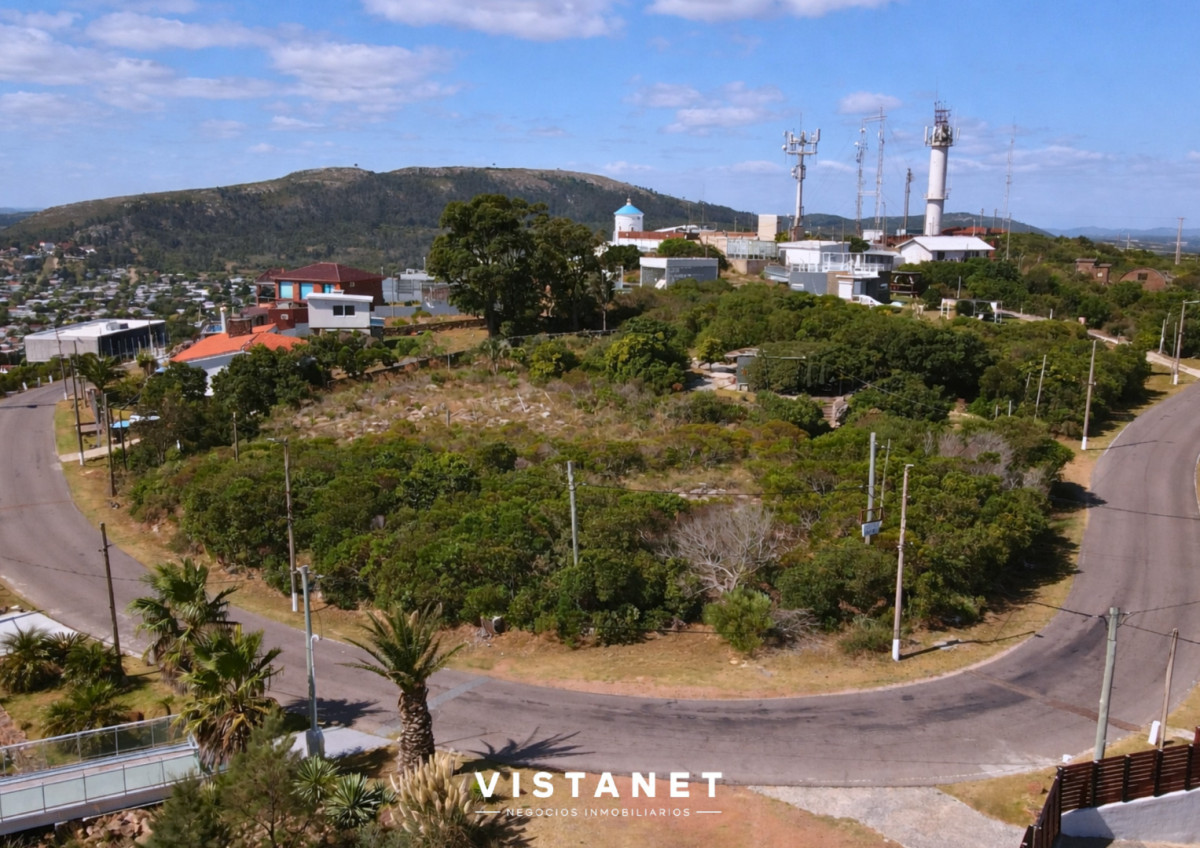 Terreno ID.353/Venta-de-gran-Terreno-sobre-Cerro-San-Antonio,-Piriapolis - Venta de gran Terreno sobre Cerro San Antonio, Piriapolis