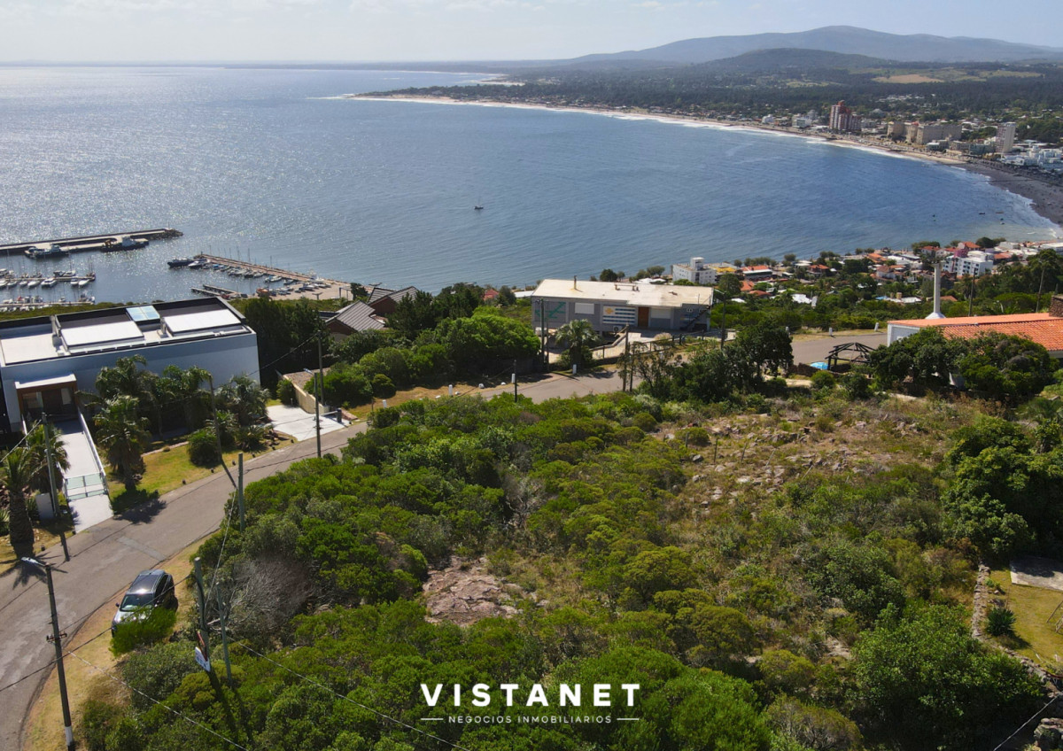 Terreno ID.353/Venta-de-gran-Terreno-sobre-Cerro-San-Antonio,-Piriapolis - Venta de gran Terreno sobre Cerro San Antonio, Piriapolis