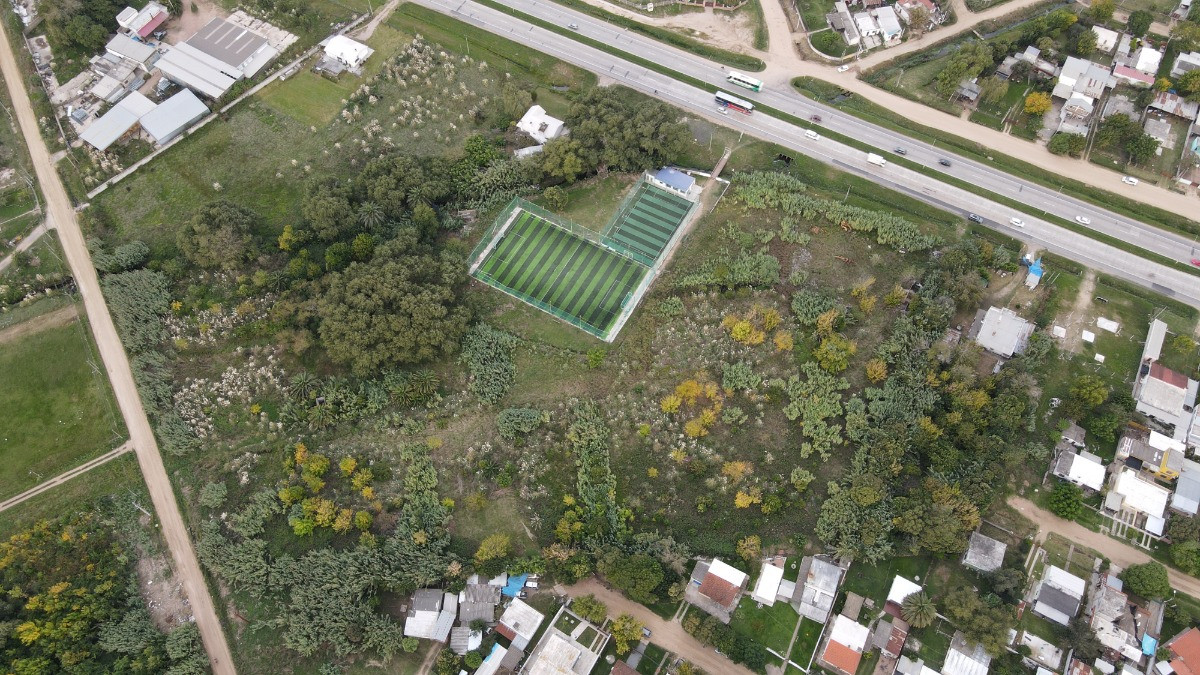 Terreno ID.79/Terreno-Grande-En-Venta-Sobre-Ruta-8-Inversión-O-Local-Comercial-Barros-Blancos - Terreno Grande En Venta Sobre Ruta 8 Inversión O Local Comercial Barros Blancos