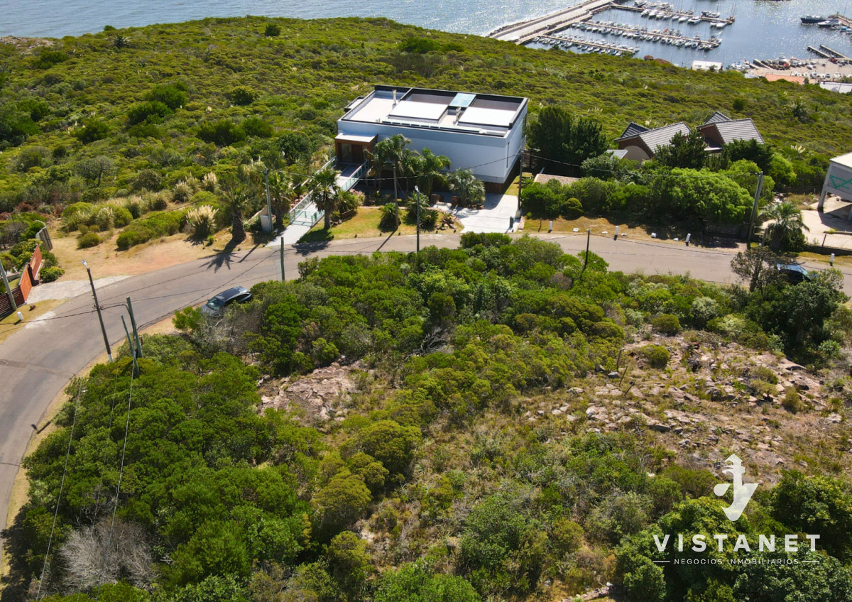 Terreno ID.353/Venta-de-gran-Terreno-sobre-Cerro-San-Antonio,-Piriapolis - Venta de gran Terreno sobre Cerro San Antonio, Piriapolis