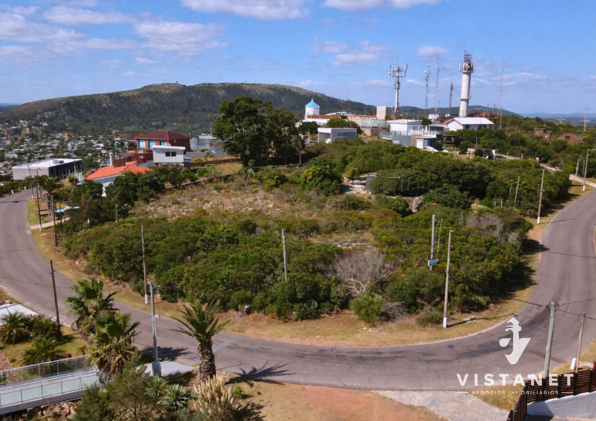 Terreno ID.353/Venta-de-gran-Terreno-sobre-Cerro-San-Antonio,-Piriapolis - Venta de gran Terreno sobre Cerro San Antonio, Piriapolis