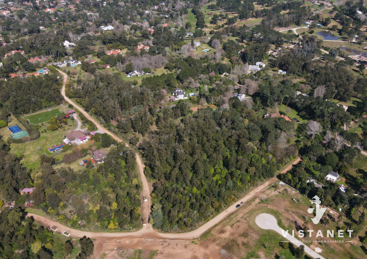 Terreno ID.438/Venta-Terreno-de-2500m2-en-El-Golf,-Punta-del-Este - Venta Terreno de 2500m2 en El Golf, Punta del Este