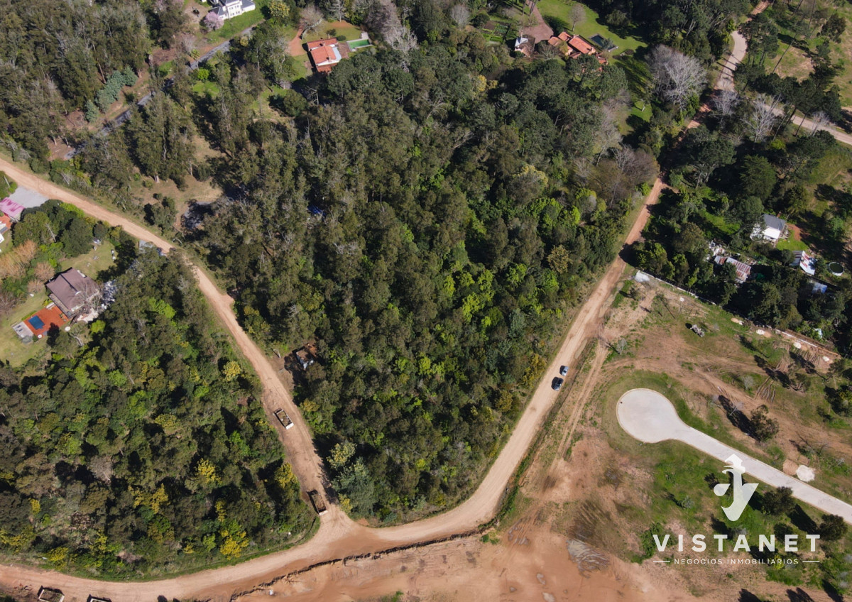 Terreno ID.438/Venta-Terreno-de-2500m2-en-El-Golf,-Punta-del-Este - Venta Terreno de 2500m2 en El Golf, Punta del Este