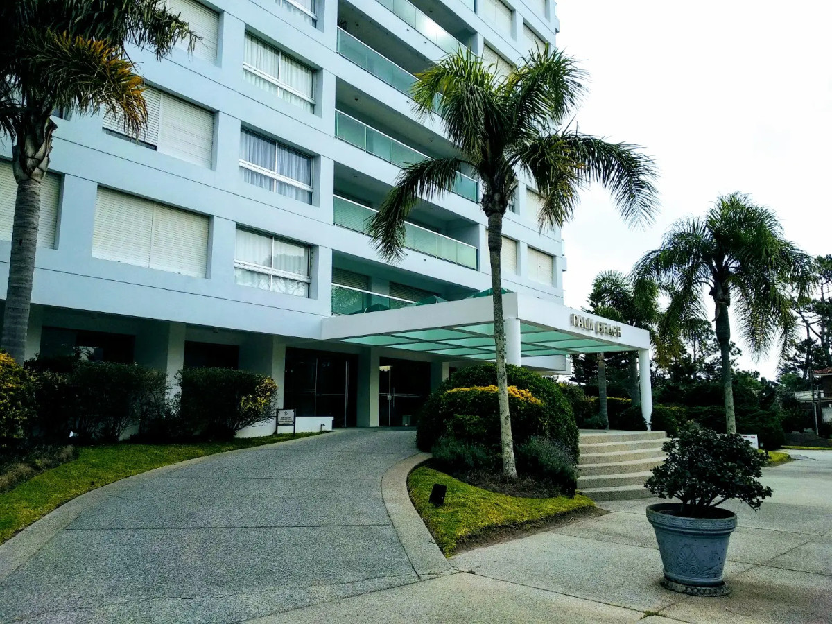 Apartamento ID.145 - Apartamento de 2 dormitorios en Punta del Este en Alquiler anual