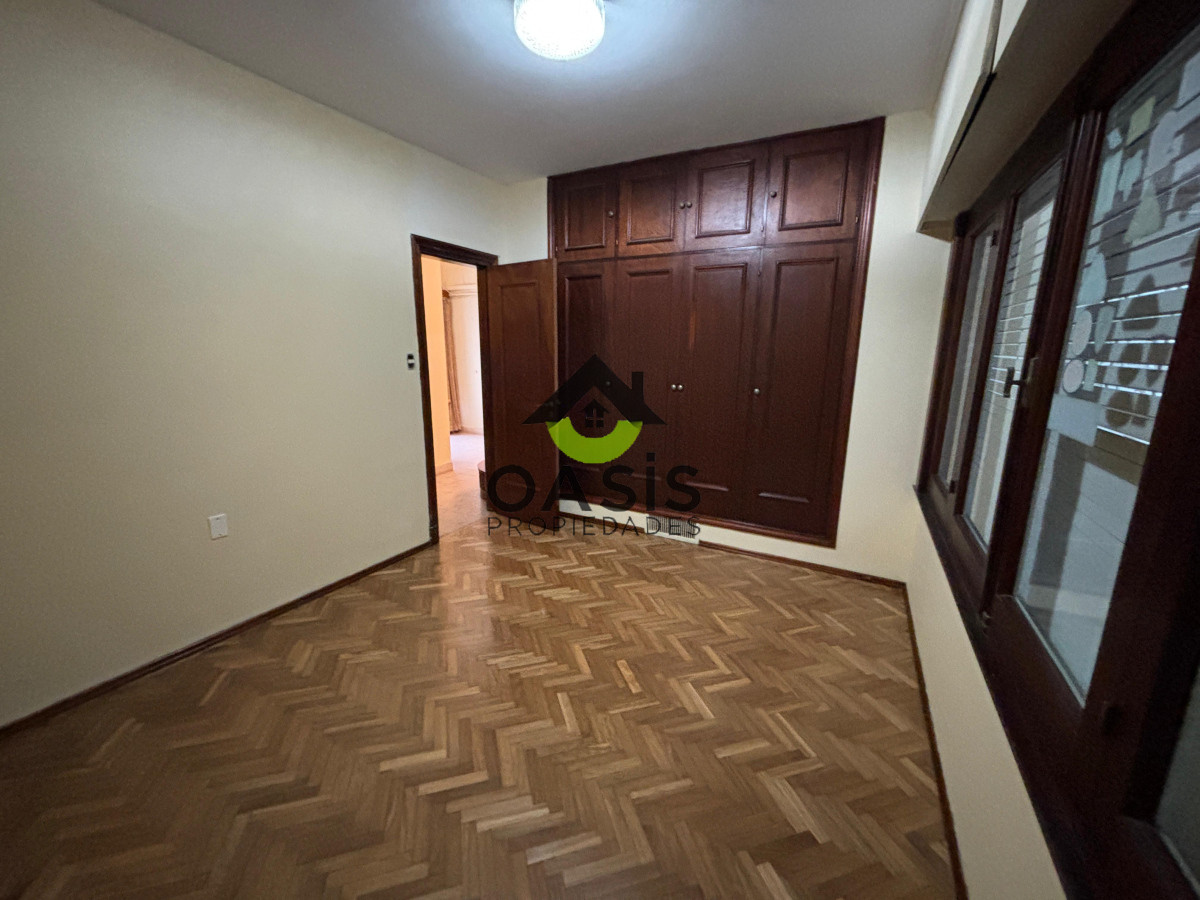 Casa ID.110 - Casa sumamente amplia en alquiler