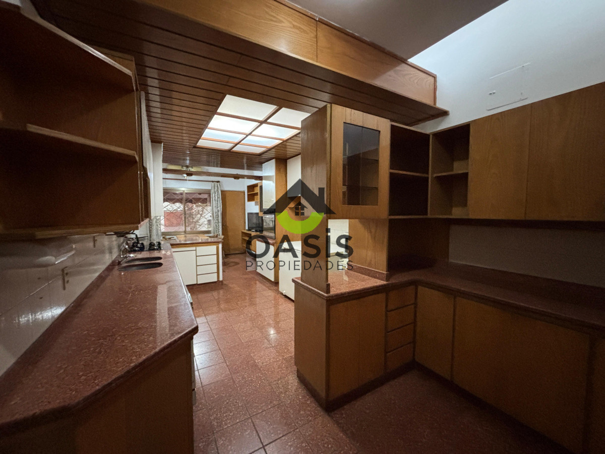 Casa ID.110 - Casa sumamente amplia en alquiler
