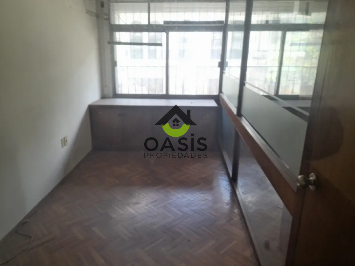 Oficina ID.64 - Oficina en 18 de Julio con 2 Garajes