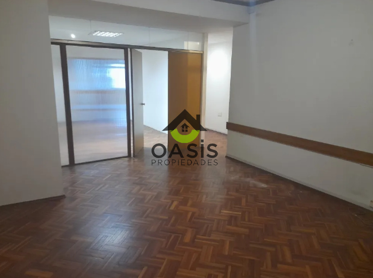 Oficina ID.64 - Oficina en 18 de Julio con 2 Garajes