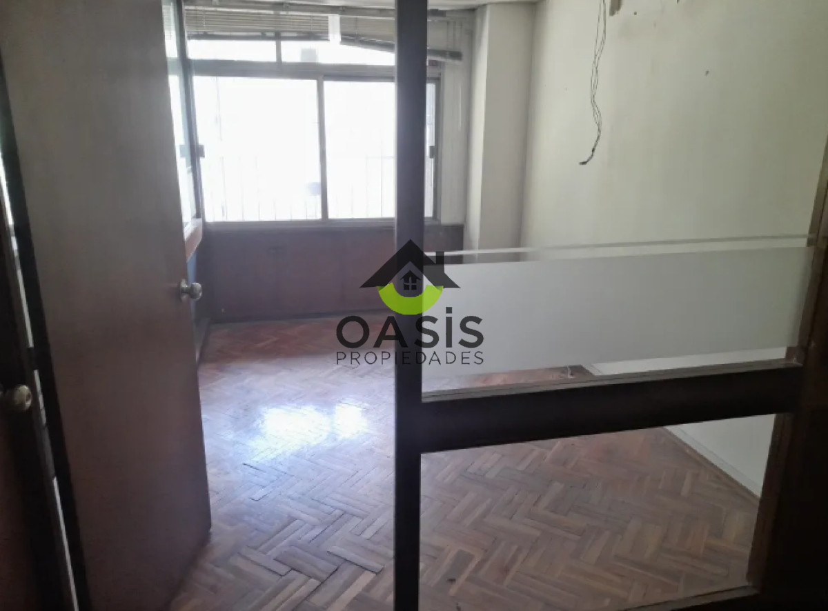Oficina ID.64 - Oficina en 18 de Julio con 2 Garajes