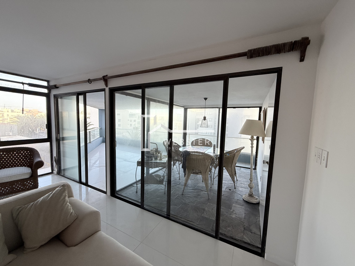 Apartamento ID.2440 - Venta apartamento 4 dormitorio en Península, Punta del Este 