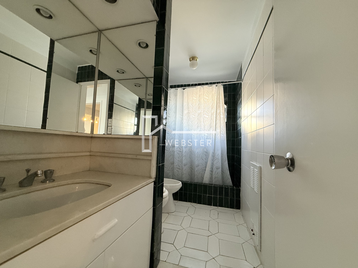 Apartamento ID.2440 - Venta apartamento 4 dormitorio en Península, Punta del Este 