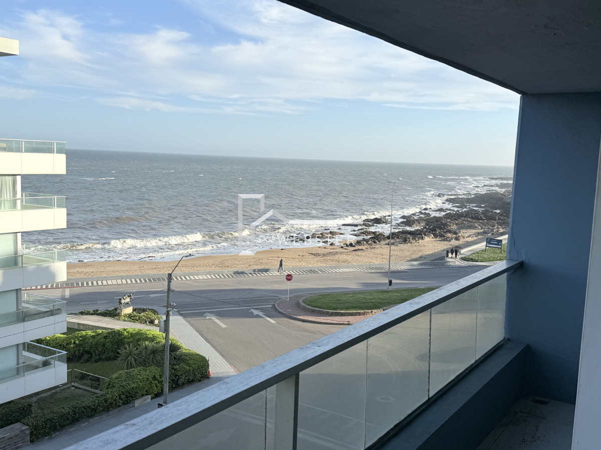 Apartamento ID.2440 - Venta apartamento 4 dormitorio en Península, Punta del Este 