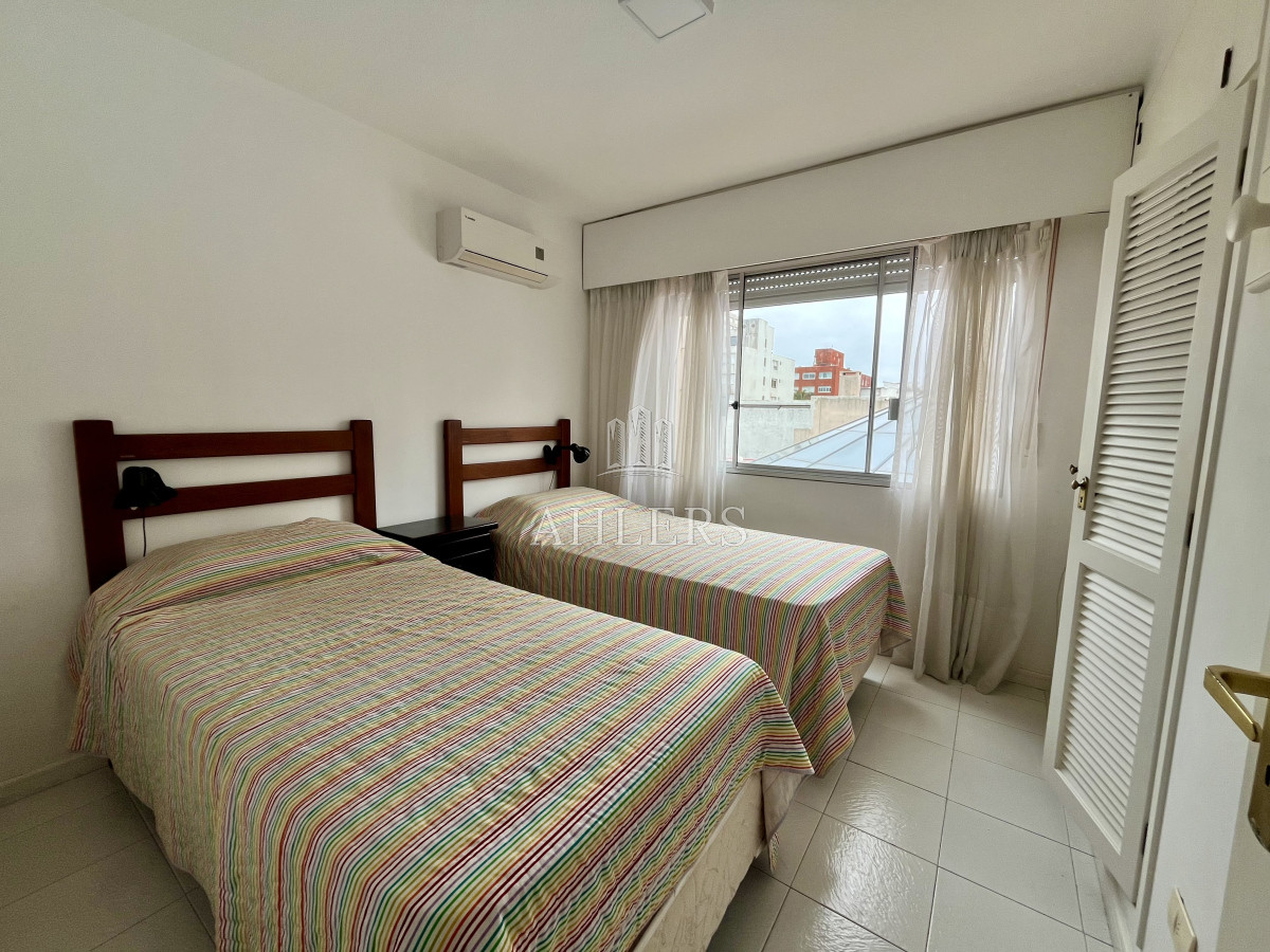 Apartamento ID.313 - Venta Apartamento 3 Dormitorios, Peninsula, Punta del Este