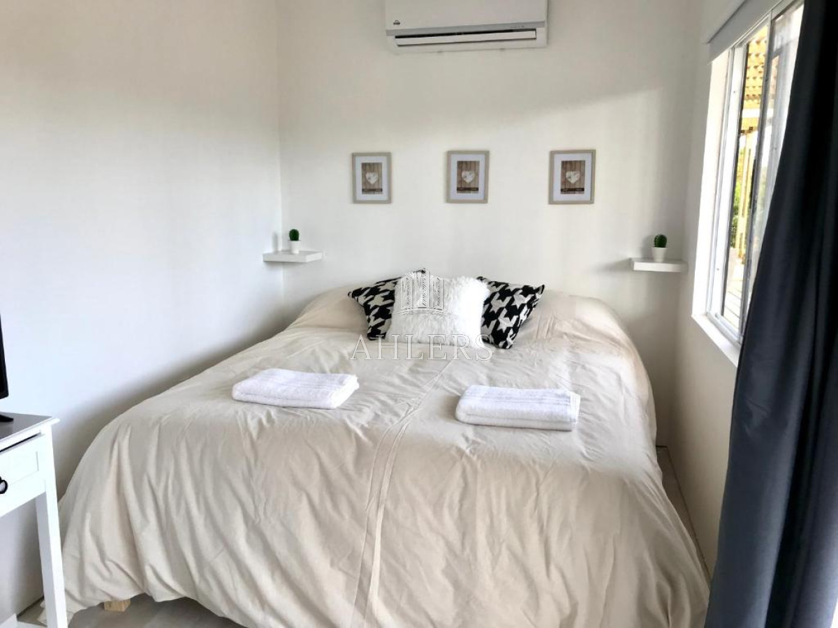 Casa ID.288 - Complejo de 7 apartamentos en la Juanita. 